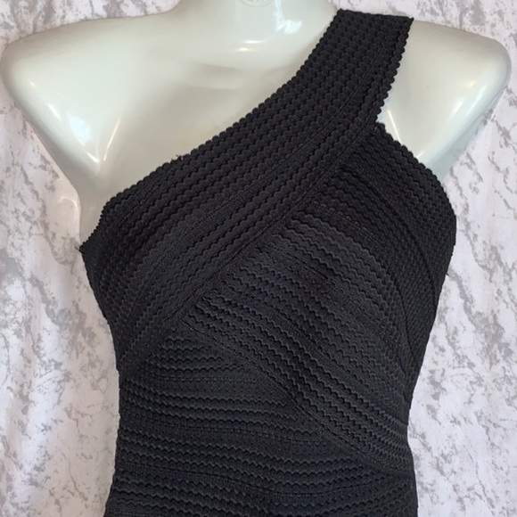 Honey Punch One Shoulder Bod Con Mini Dress Black Size Small - Picture 14 of 15